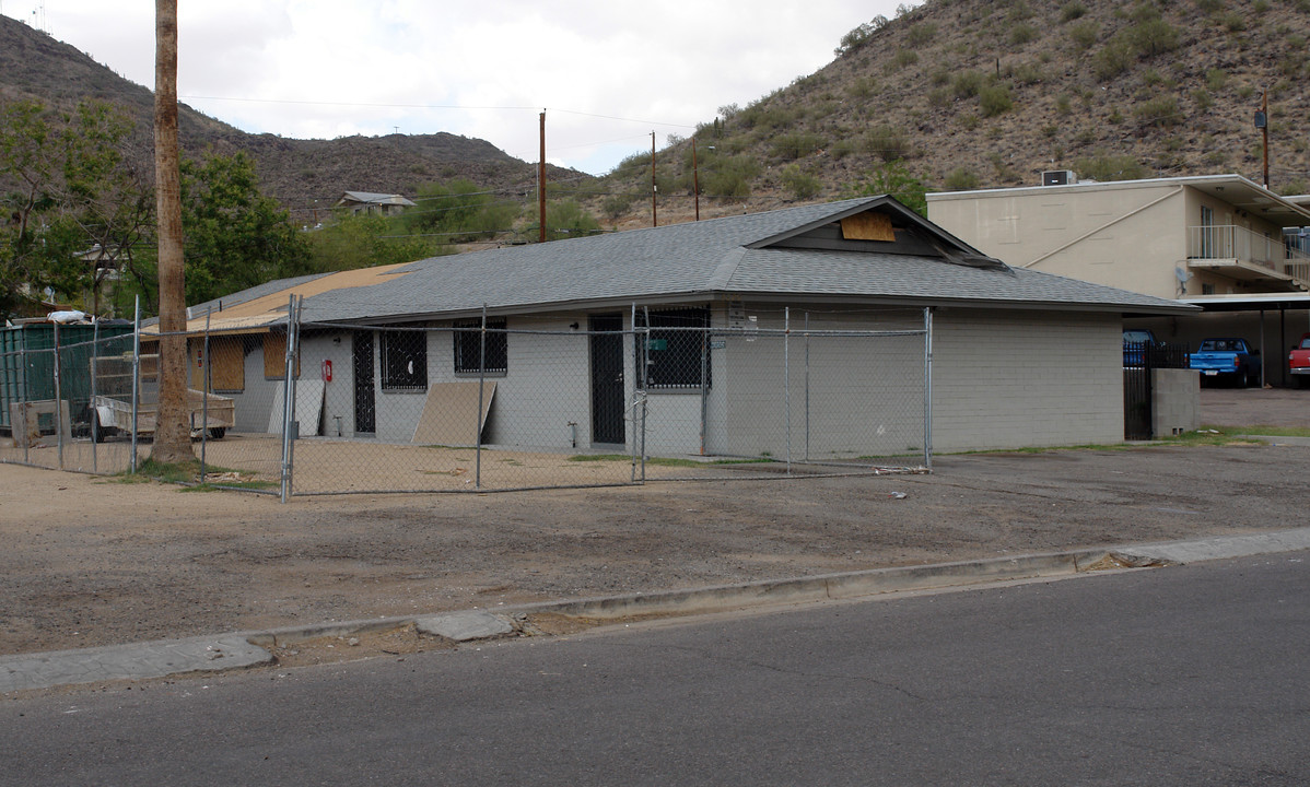 1320-1408 W Becker Ln in Phoenix, AZ - Building Photo