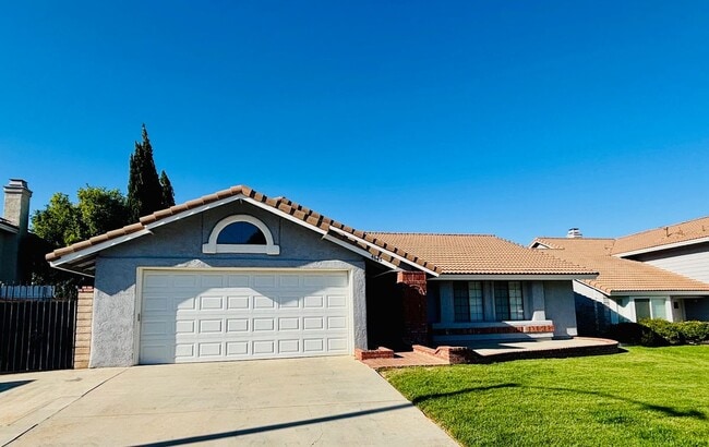 property at 4645 Alojar Ln
