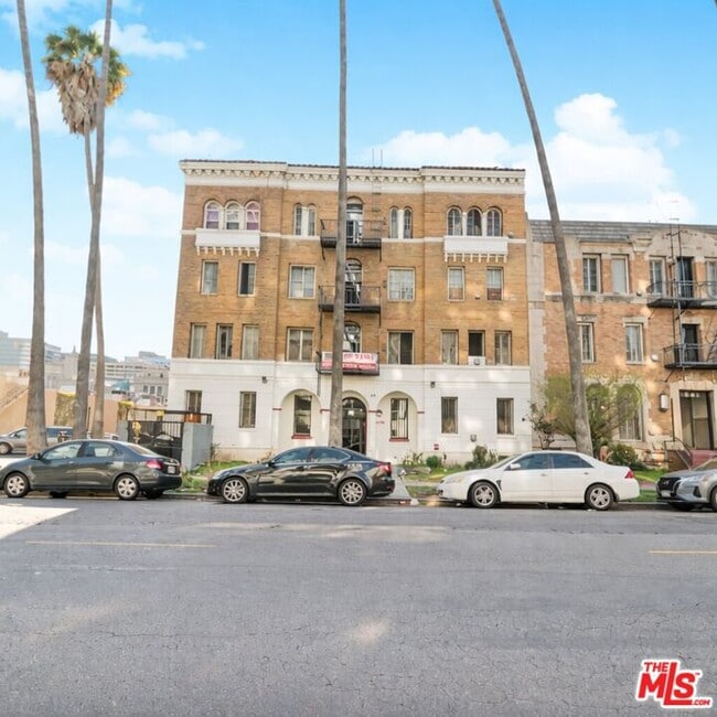 537 S Kenmore Ave in Los Angeles, CA - Building Photo - Building Photo