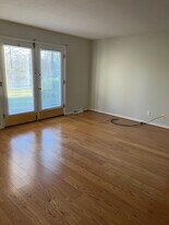 611 E Mountcastle Dr, Unit 2 in Johnson City, TN - Building Photo