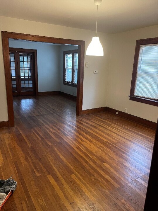 36 Kneeland Ave in Binghamton, NY - Building Photo