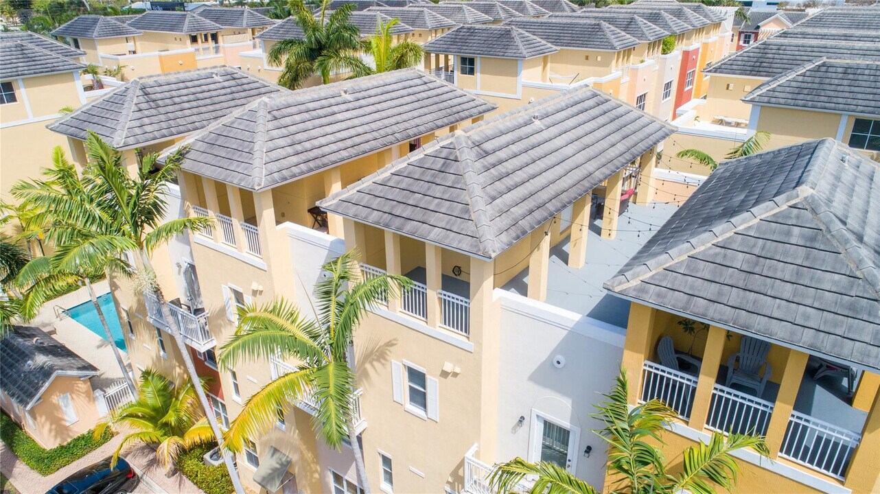 2314 Vintage Dr in Lighthouse Point, FL - Building Photo