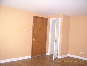 7019 W Irving Park Rd in Chicago, IL - Building Photo - Building Photo