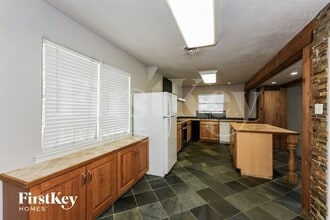 613 E University Ave in Waxahachie, TX - Building Photo - Building Photo