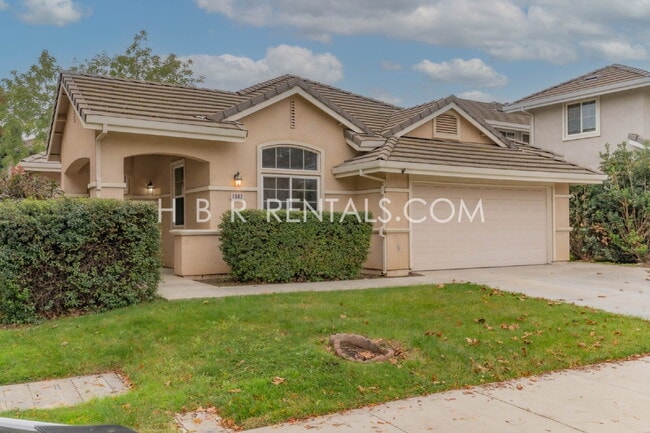 1582 Peony Dr in Tracy, CA - Building Photo - Building Photo