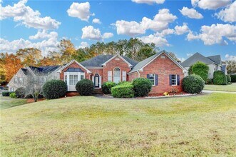 235 Ruby Forest Pkwy in Suwanee, GA - Building Photo - Building Photo