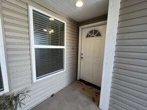 5326 Hillside136 in Wichita, KS - Building Photo - Building Photo