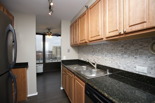 4334 N Hazel St in Chicago, IL - Building Photo - Building Photo