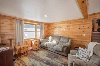 48 Pine St in Hopkinton, NH - Building Photo - Building Photo
