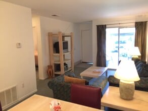 2857 N Los Felices Rd in Palm Springs, CA - Building Photo - Building Photo