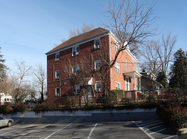 704 Chaney Dr in Takoma Park, MD - Building Photo - Building Photo