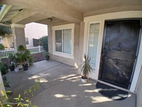 1842 Santa Maria Ave in Porterville, CA - Building Photo - Building Photo