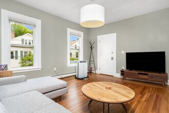 87 Vernon St, Unit 2 in Providence, RI - Building Photo - Building Photo