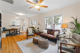605 E 43rd St in Austin, TX - Building Photo - Building Photo