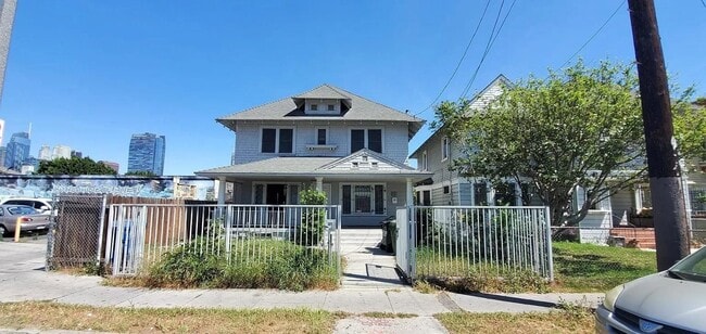 property at 1318 S Union Ave