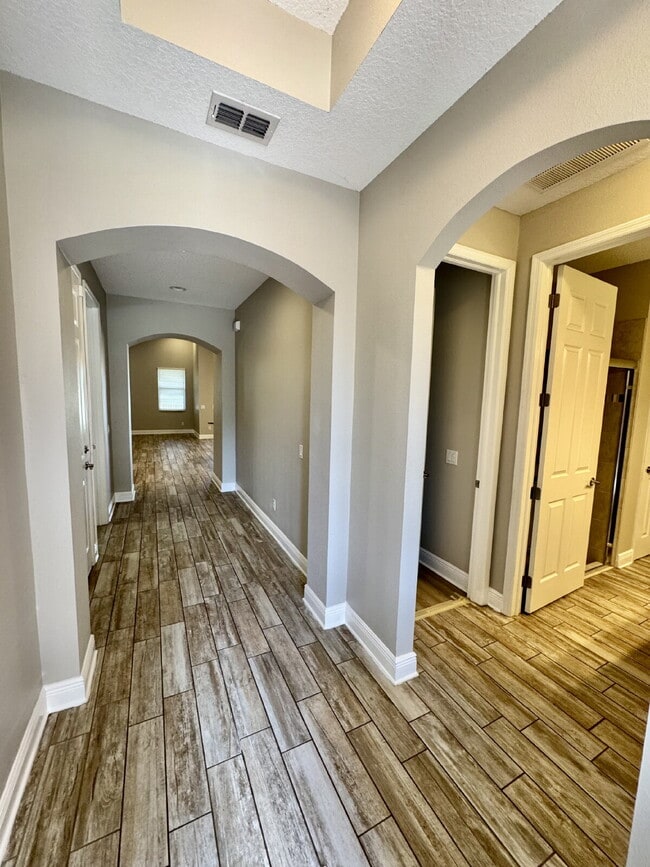 10738 Pleasant Knoll Dr in Tampa, FL - Building Photo - Building Photo