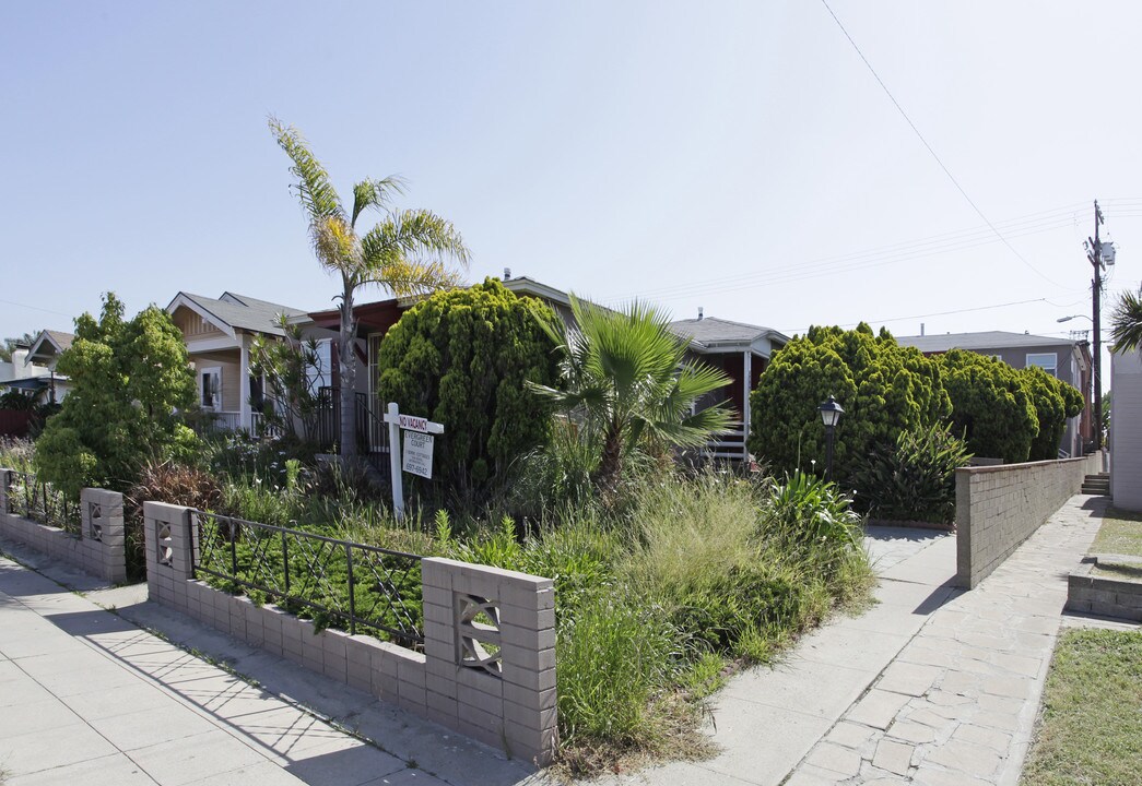 Evergreen Court in San Diego, CA - Building Photo