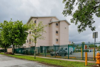 St. Monica Apartments in Opa Locka, FL - Foto de edificio - Building Photo