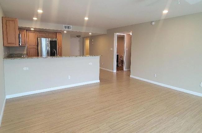 101 S Gulfstream Ave in Sarasota, FL - Building Photo - Building Photo