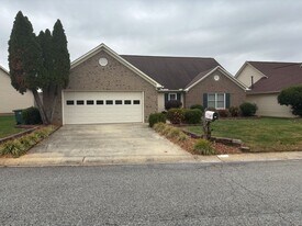 209 Hidden Creek Cir in Salisbury, NC - Building Photo