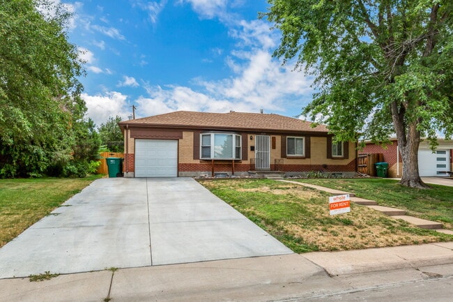 1225 S Depew St
