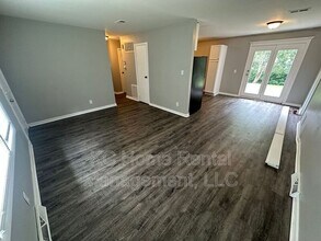 8409 E 111 St in Kansas City, MO - Building Photo - Building Photo