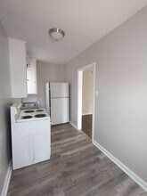 407 N Clayton Ave in Wichita, KS - Building Photo - Building Photo