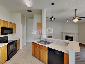 3747 Alcove Dr in Middleburg, FL - Foto de edificio - Building Photo