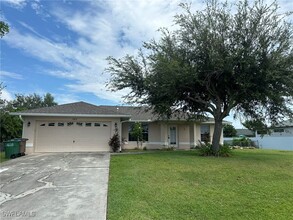 1905 SW 16th Terrace in Cape Coral, FL - Building Photo - Building Photo