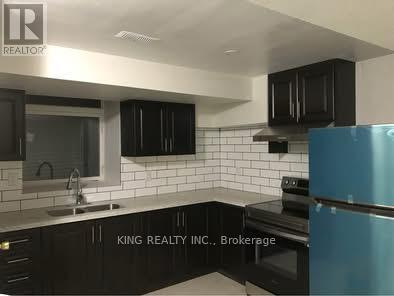 3355 Aquinas Ave in Mississauga, ON - Building Photo