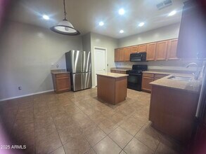 9209 W Lewis Ave in Phoenix, AZ - Building Photo - Building Photo