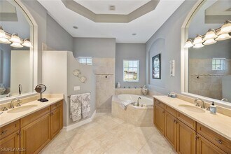 8902 Shenendoah Cir in Naples, FL - Building Photo - Building Photo