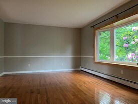 7711 Farmdale Ave in Harrisburg, PA - Building Photo