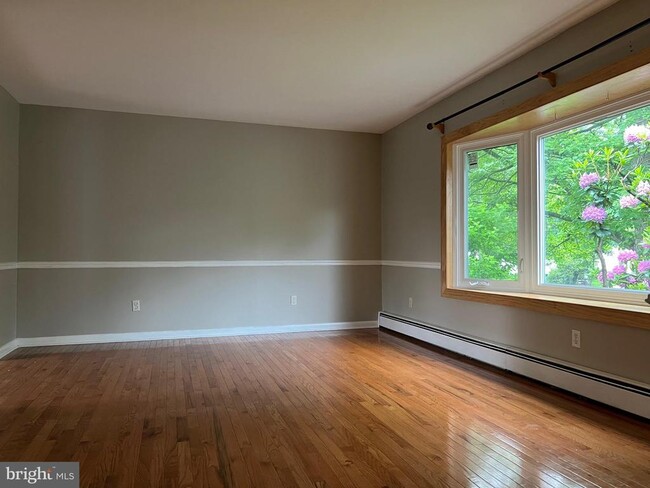 property at 7711 Farmdale Ave