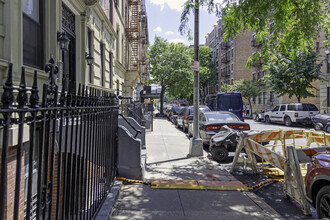 137 W 142nd St in New York, NY - Foto de edificio - Building Photo