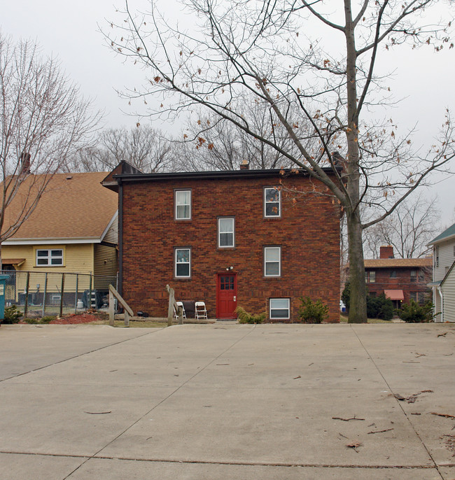 2186 15th St SW in Akron, OH - Building Photo - Building Photo