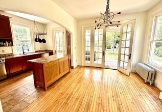 162 Huntington St-Unit -162-HOUSE in New Haven, CT - Building Photo - Building Photo