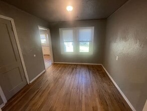 401 W Himes St in Norman, OK - Building Photo - Building Photo