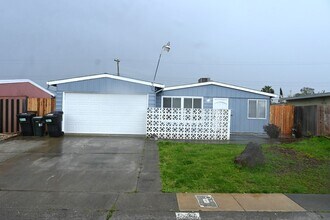 5210 38th Ave in Sacramento, CA - Building Photo - Building Photo