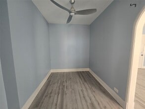 725 Broadway Avenue J in Galveston, TX - Building Photo - Building Photo