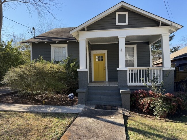 Fully Gated 3 Bed 2 Bath Plus Bonus Room