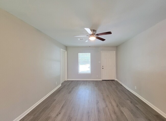 2810 Forest Oaks Dr in Houston, TX - Building Photo - Building Photo