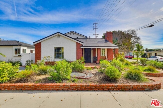 2200 Easy Ave in Long Beach, CA - Building Photo - Building Photo