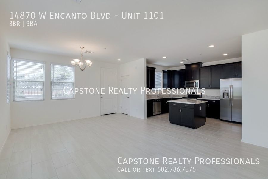 14870 W Encanto Blvd-Unit -Unit 1101 in Goodyear, AZ - Foto de edificio
