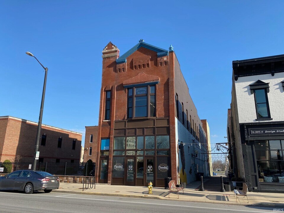 123 E 3rd St in Marion, IN - Building Photo