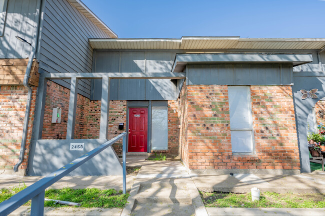 2460 Doreen St in Grand Prairie, TX - Building Photo - Building Photo