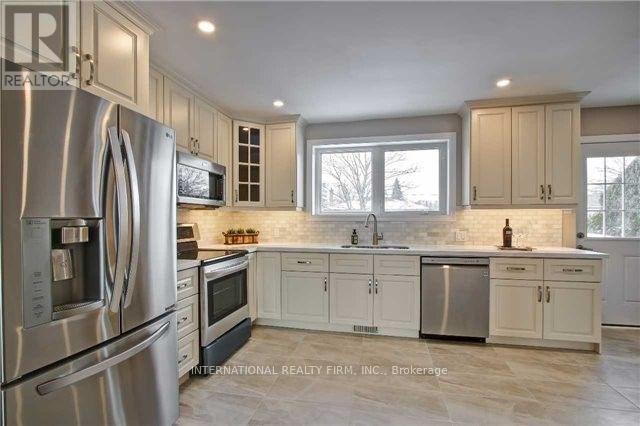 21 Cartier Crescent in Richmond Hill, ON - Building Photo - Building Photo