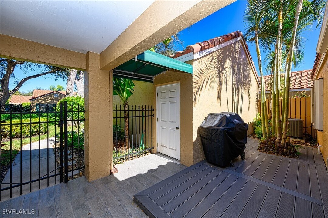 772 Reef Point Cir in Naples, FL - Building Photo