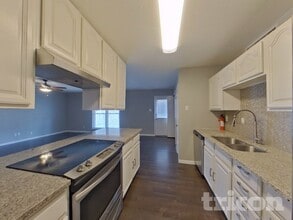 6026 Lakecrest Dr in Garland, TX - Building Photo - Building Photo