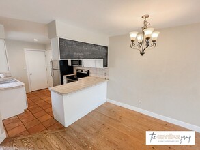 4644 Chestnut Ln in Boulder, CO - Foto de edificio - Building Photo